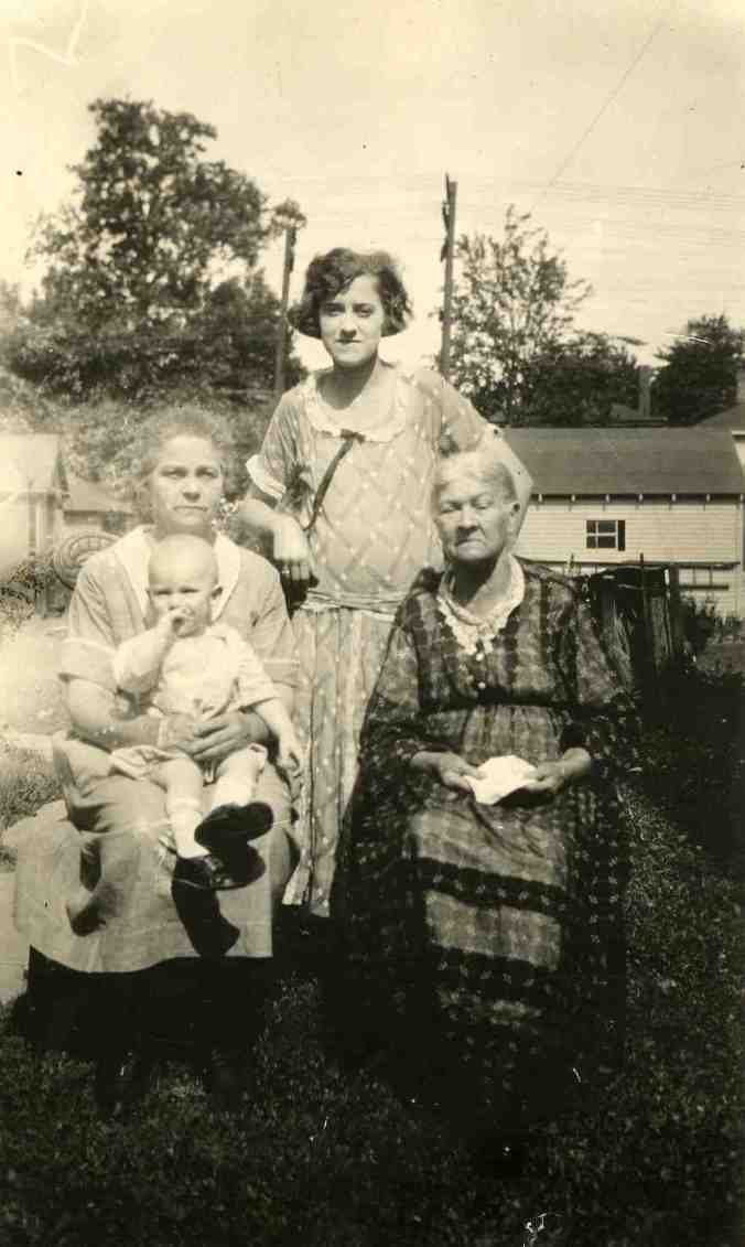 DoraLoydellRuthOella020